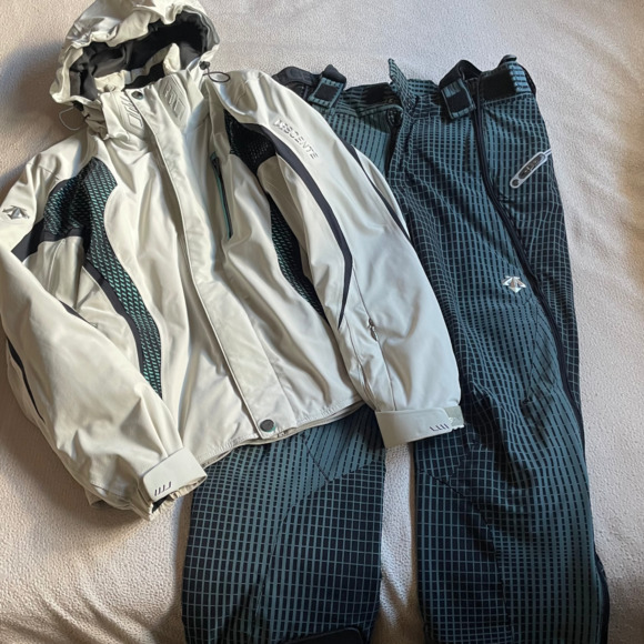 Men’s Descente Ski Jacket and Pants - Picture 13 of 13